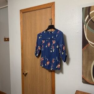 Fig & Flower Small Blue w/Floral Print 3/4 Sleeve Blouse - EUC